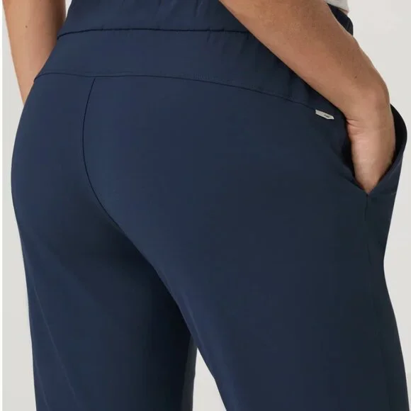Vuori Women's Pants Miles Ankle Pant Medium Regular Navy Blue EEUC - Picture 2 of 9